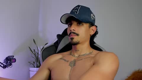 Luke Taylor online show from March 5, 2:07 am