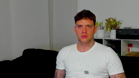 Snapshot of lukeglanton17 chatting on November 2, 11:07 pm Luke online show from November 2, 11:07 pm