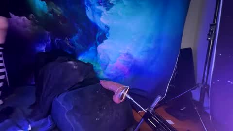 lukewilde online show from April 24, 8:06 am