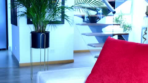 Lukhas f4f online show from April 6, 5:25 pm