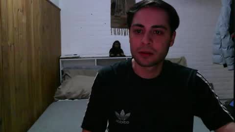 Snapshot of lukimanlatin chatting on July 1, 4:25 am lukimanlatin online show from July 1, 4:25 am