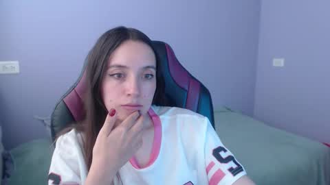 Vicky online show from December 5, 4:36 pm