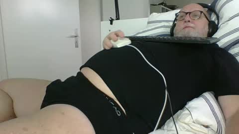 luley58 online show from February 26, 6:37 am