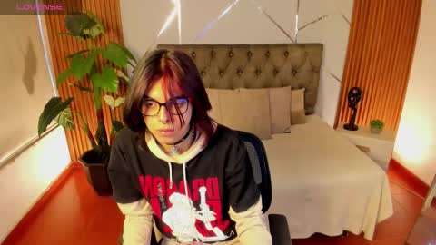 Snapshot of lullaby_charade_ chatting on February 10, 3:49 pm Cookie online show from February 10, 3:49 pm