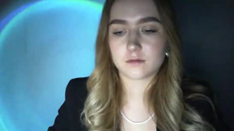 Lulu Baby18 online show from February 6, 10:00 pm