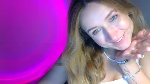 Lulu Baby18 online show from September 8, 7:35 pm