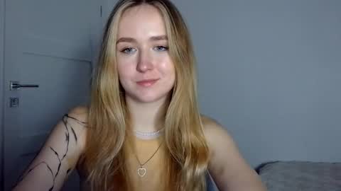 Lulu Baby18 online show from April 6, 7:26 pm