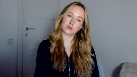 Lulu Baby18 online show from April 15, 7:32 pm