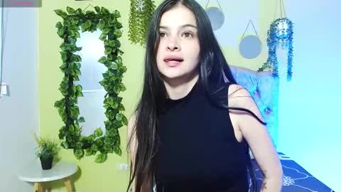 Snapshot of lulu_cm chatting on October 2, 5:36 am lulu_cm online show from October 2, 5:36 am