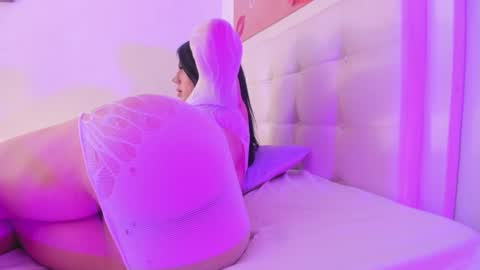 BRENDA TATIANA online show from November 19, 7:47 pm