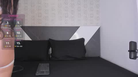 lulu_mei_ online show from March 24, 11:37 am