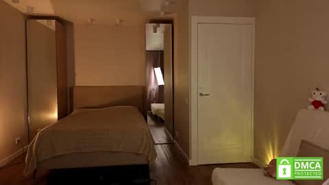 Lulu online show from February 14, 3:42 pm