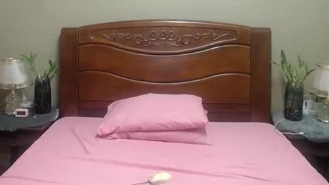 Snapshot of lulu_wild chatting on October 24, 10:55 am lulu_wild online show from October 24, 10:55 am