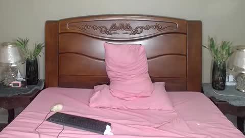 Snapshot of lulu_wild chatting on October 26, 12:22 pm lulu_wild online show from October 26, 12:22 pm