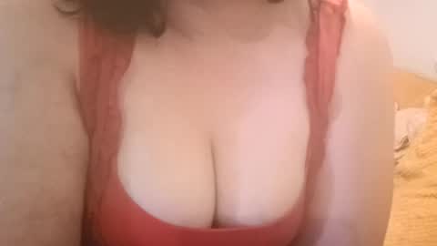 Snapshot of lulu_xo chatting on June 16, 9:28 pm Lu online show from June 16, 9:28 pm