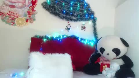 Snapshot of luluu_08 chatting on December 21, 6:02 pm LULU online show from December 21, 6:02 pm