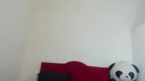 Snapshot of luluu_08 chatting on February 6, 9:17 pm LULU online show from February 6, 9:17 pm