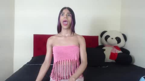 Snapshot of luluu_08 chatting on March 4, 8:27 pm LULU online show from March 4, 8:27 pm