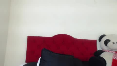 Snapshot of luluu_08 chatting on March 5, 8:32 pm LULU online show from March 5, 8:32 pm