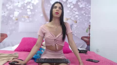 Snapshot of luluu_08 chatting on September 20, 3:02 pm LULU online show from September 20, 3:02 pm