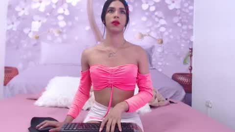 Snapshot of luluu_08 chatting on September 24, 7:06 pm LULU online show from September 24, 7:06 pm