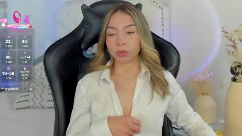 luluuberry online show from February 7, 6:11 pm