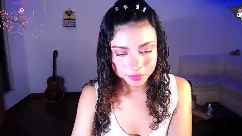 luluupeach69 online show from April 29, 4:16 am