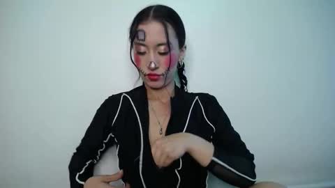 Luly online show from October 28, 4:49 am