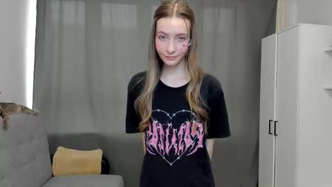 Snapshot of luminaya chatting on February 14, 9:50 am Naya online show from February 14, 9:50 am