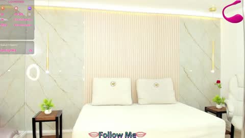 luminous__queen online show from February 9, 2:06 am