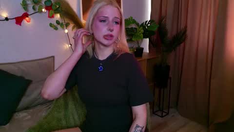 Nora online show from March 13, 1:18 pm