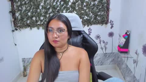 Luna  online show from November 29, 12:24 am