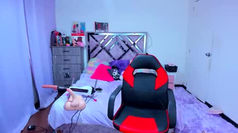 luna_analya online show from December 3, 11:41 am