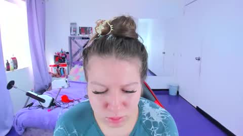 Snapshot of luna_analya chatting on February 2, 4:06 pm luna_analya online show from February 2, 4:06 pm