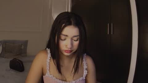 Snapshot of luna_and_banji chatting on December 20, 5:25 am luna and banji online show from December 20, 5:25 am