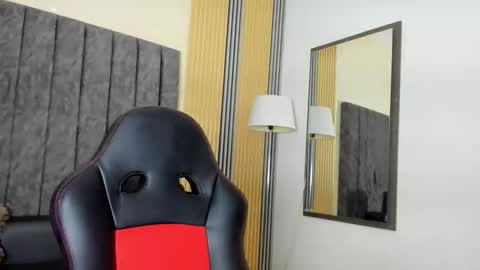 Snapshot of luna_and_banji chatting on January 9, 4:59 am luna and banji online show from January 9, 4:59 am