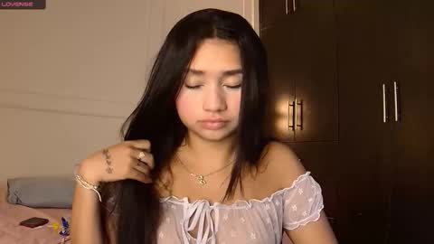 Snapshot of luna_and_banji chatting on January 15, 1:59 pm luna and banji online show from January 15, 1:59 pm