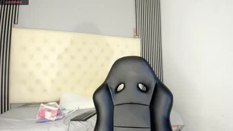 Snapshot of luna_and_banji chatting on February 5, 5:12 am luna and banji online show from February 5, 5:12 am