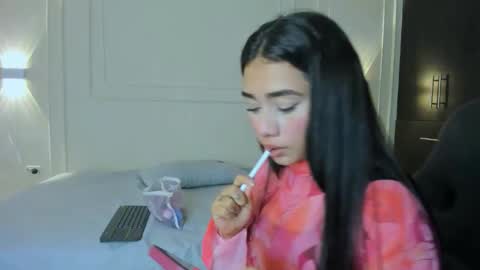 Snapshot of luna_and_banji chatting on February 8, 3:32 am luna and banji online show from February 8, 3:32 am