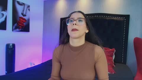 Luna And Titan  online show from December 1, 12:54 pm