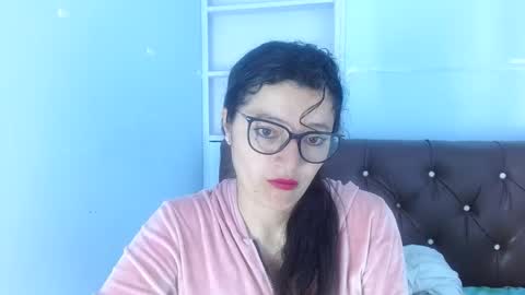 Snapshot of luna_azul_15 chatting on January 4, 12:49 pm dalia online show from January 4, 12:49 pm