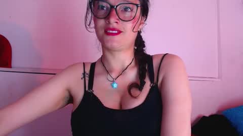 Snapshot of luna_azul_15 chatting on March 5, 12:33 pm dalia online show from March 5, 12:33 pm