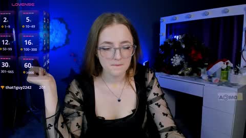 luna_berryy online show from January 10, 8:59 pm