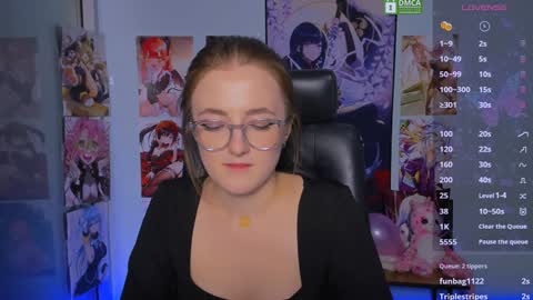 luna_berryy online show from January 17, 11:40 pm