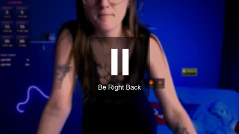 luna_berryy online show from February 13, 2:45 am