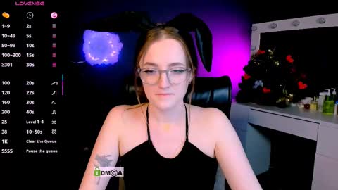 luna_berryy online show from February 21, 11:43 pm