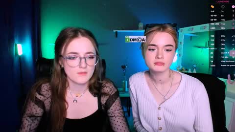 luna_berryy online show from March 3, 11:24 pm