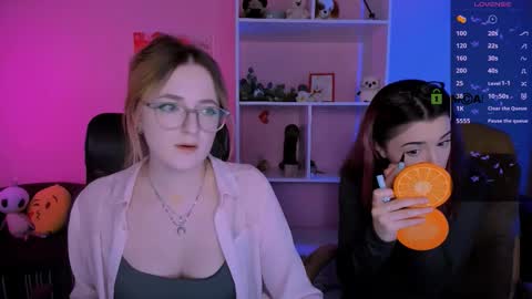 luna_berryy online show from September 24, 12:52 pm