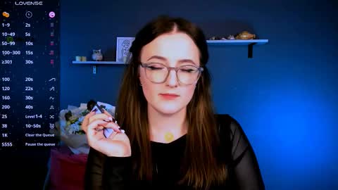 luna_berryy online show from November 5, 8:31 pm