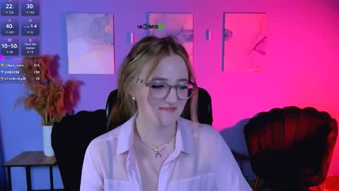 luna_berryy online show from March 8, 2:15 am